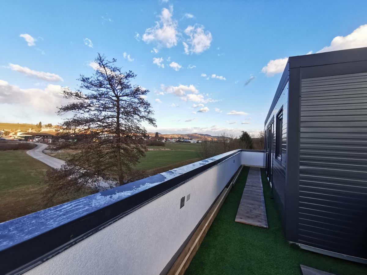 Roof Apartment Art-Pe Trebnje ภายนอก รูปภาพ